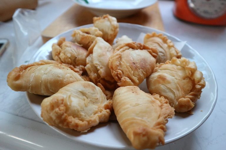 Curry puff