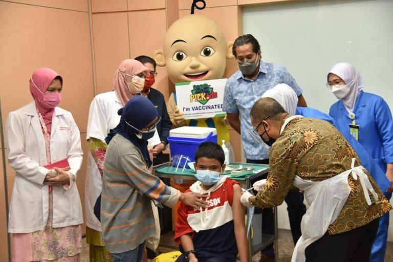 220207 Child vaccination Malaysia