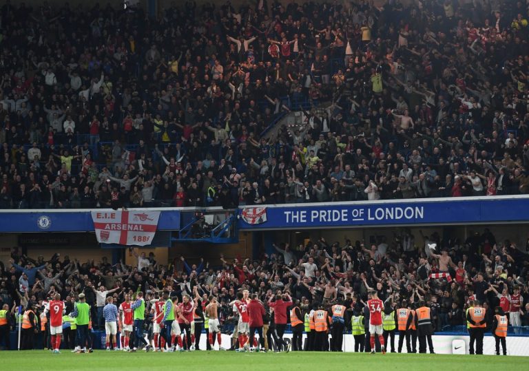 Chance for Arsenal to put some distance over wounded Red Devils