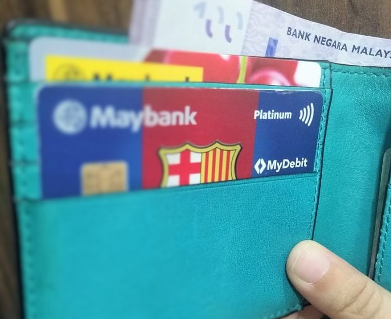 Parents, open bank account for your children before they leave school