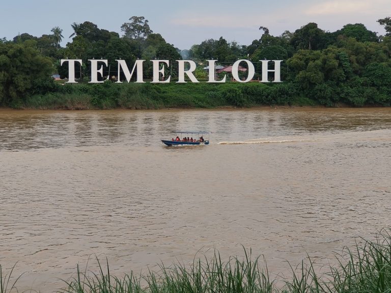 Temerloh sign along Pahang River.