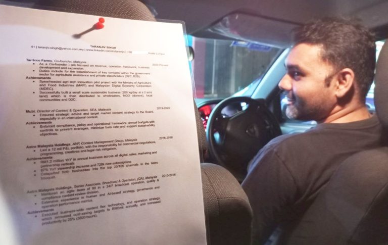 E-hailing driver breaks the ice with his resume