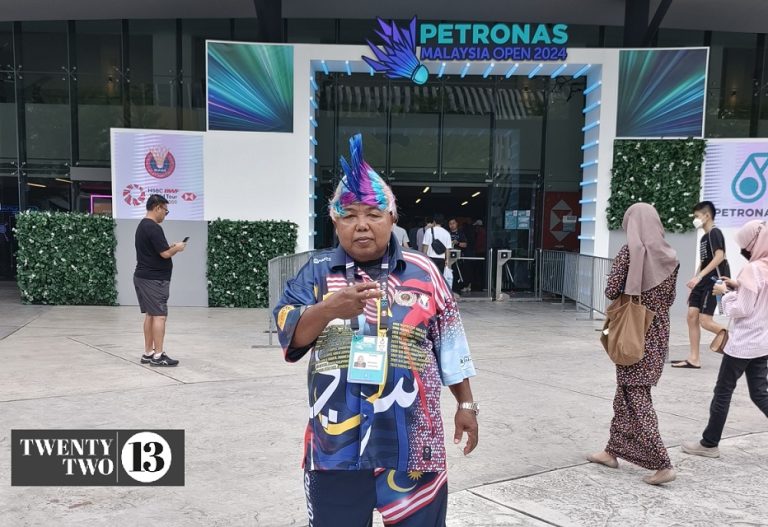 Badminton superfan Tok Mo still has faith in Malaysian players ahead of Paris Olympics