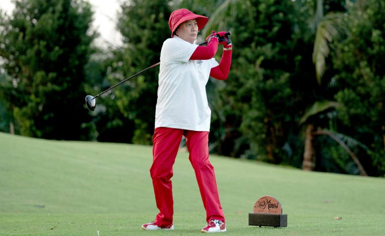 Tuanku Aishah Rohani Tengku Besar Mahmud shows support for golf industry
