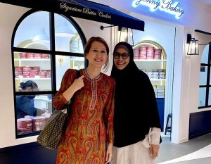 Eliza Mohamad (left) and Osmayani Othman.