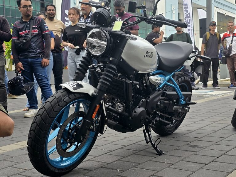 The Royal Enfield Guerrilla 450.