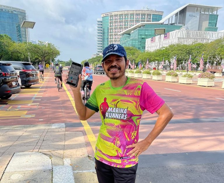 Malaysia’s Chief Statistician, Datuk Seri Dr Mohd Uzir Mahidin after completing 56.66km in 6’14:53 seconds in July 2022.