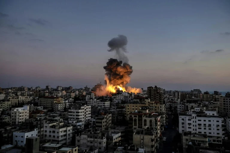A huge explosion in Gaza as a result of the bombing by Israeli warplanes in February 2025.