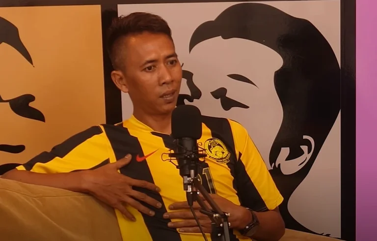 ‘My job is to teach the players. As for salaries, it is for the administrators to think about them’