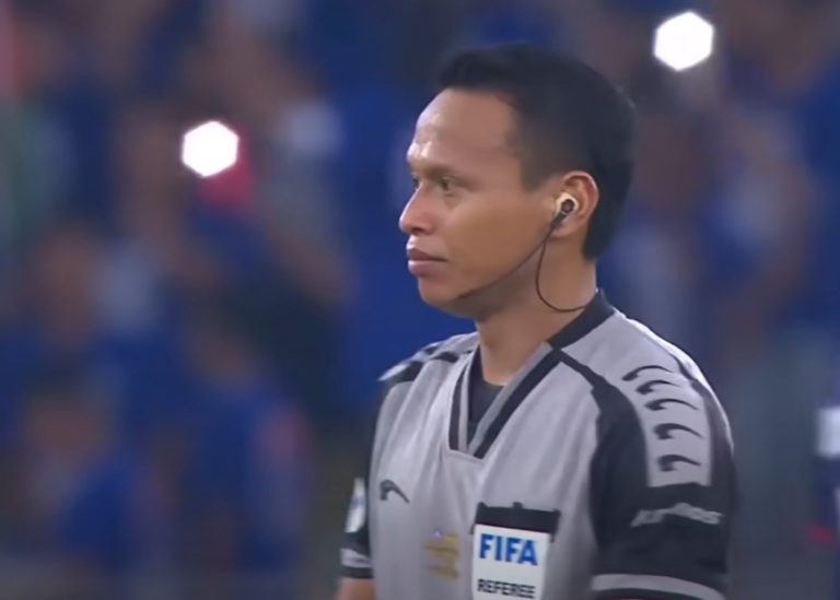 Referee Razlan Joffri’s ‘fingerprints’ remain all over Malaysia Cup