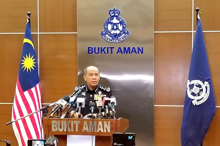 Inspector-General of Police Datuk Seri Mohd Khalid Ismail revealed that a Bangladeshi militant group, uncovered by Malaysian counter-terrorism officers in April, was actively recruiting Bangladeshis in Malaysia via WhatsApp and Telegram to join the Islamic State’s (IS) fight in Syria.