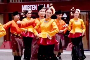 Efforts to reintroduce the Ronggeng dance as a cultural tradition in Melaka have stirred debate, with concerns raised over public spending, and whether such initiatives resonate with today’s society.