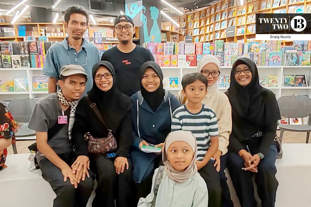 Nurul Izzati Sofeyah Rostam (seated, third from left), didn’t have a conventional schooling experience due to her dyslexia and ADHD (attention deficit hyperactivity disorder). Homeschooled by her mother, she overcame these challenges and recently contributed a story to Caught in Culture, an anthology of Malaysian stories.
