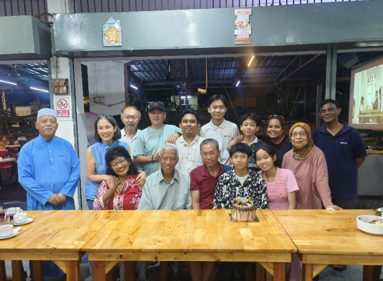 From left (standing): Datuk Rosli Ismail, CP Cheah, CK Cheah, Kenny Lee, Ting Sang, Ting Fok, Ting Choi, Raja Aishatul Laily Raja Rom, Laila Wathiqah Judin, and Alagan Konasaigran. (Seated): Sheila, Abdul Rahman Ishak, Sun Seng, Ting Kat, and Si May.