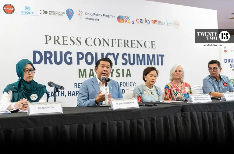 Deputy Health Minister Datuk Lukanisman Awang Sauni (second from left) speaking at the Drug Policy Summit Malaysia in Kuala Lumpur. To his left is Prof Emeritus Datuk Dr Adeeba Kamarulzaman, chairperson of the Drug Policy Programme Malaysia.