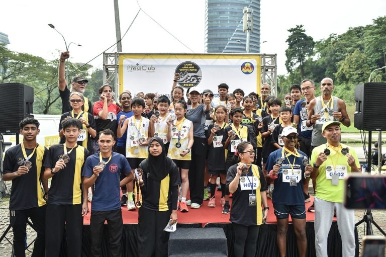 Winners of Jom Jalan with NPC 2025 gather for a group photo at Padang Merbok, Kuala Lumpur on Nov 29, 2025.