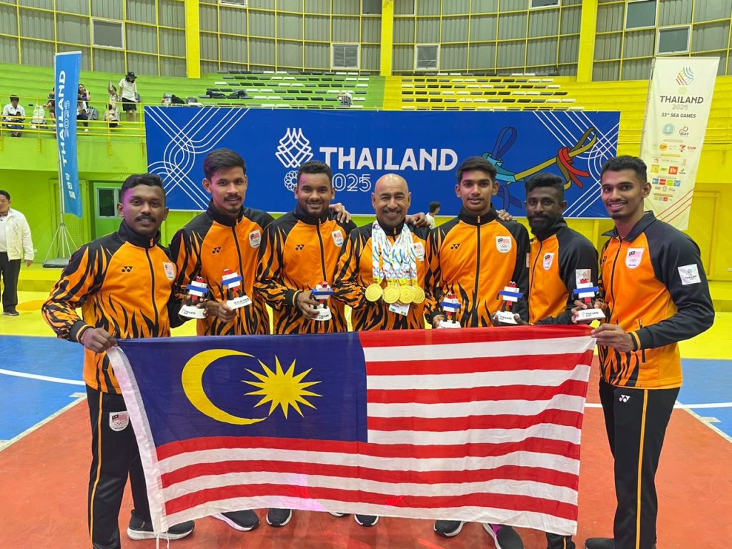 Malaysia’s hree Star team secured gold after defeating Thailand 28-6 in the men’s final.