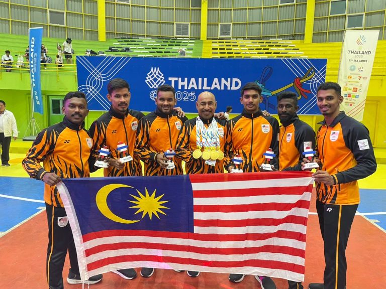 Malaysia’s hree Star team secured gold after defeating Thailand 28-6 in the men’s final.
