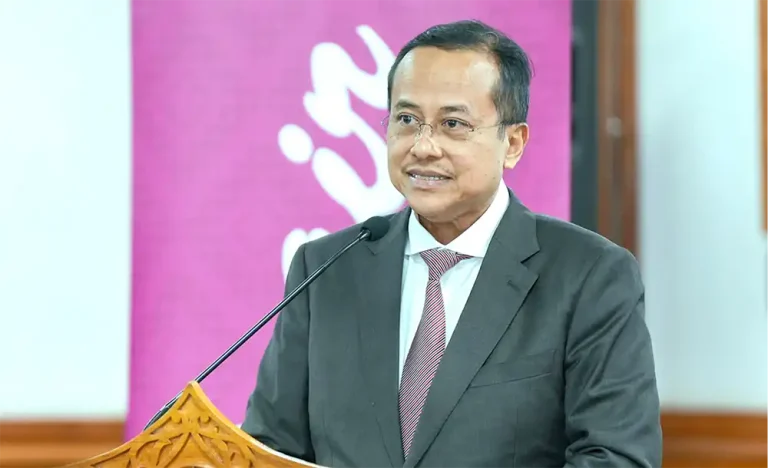 New Perikatan Nasional chairman Datuk Seri Dr Ahmad Samsuri Mokhtar is seen as someone who can soften the party’s religious rhetoric. He also has the trust of PAS president Tan Sri Abdul Hadi Awang.