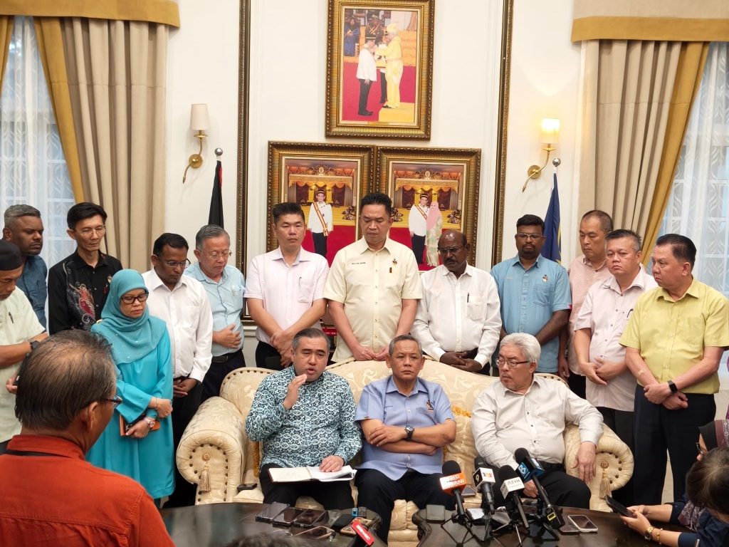 Negeri Sembilan menteri besar Datuk Seri Aminuddin Harun and the state Pakatan Harapan assemblymen meet the press on April 27, 2026.