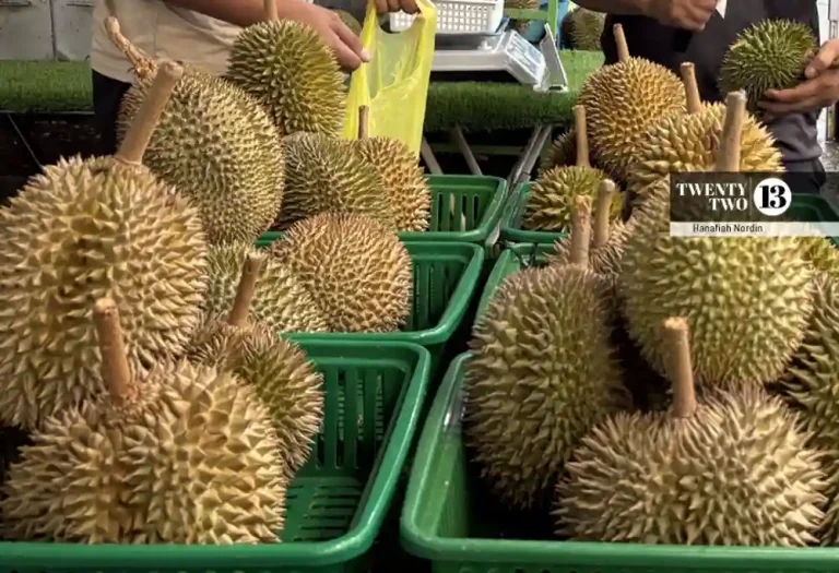 A stall selling durian in Wangsa Maju.