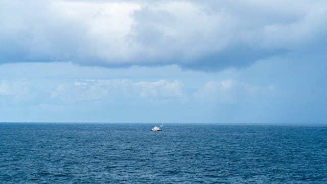 An image of the open sea.