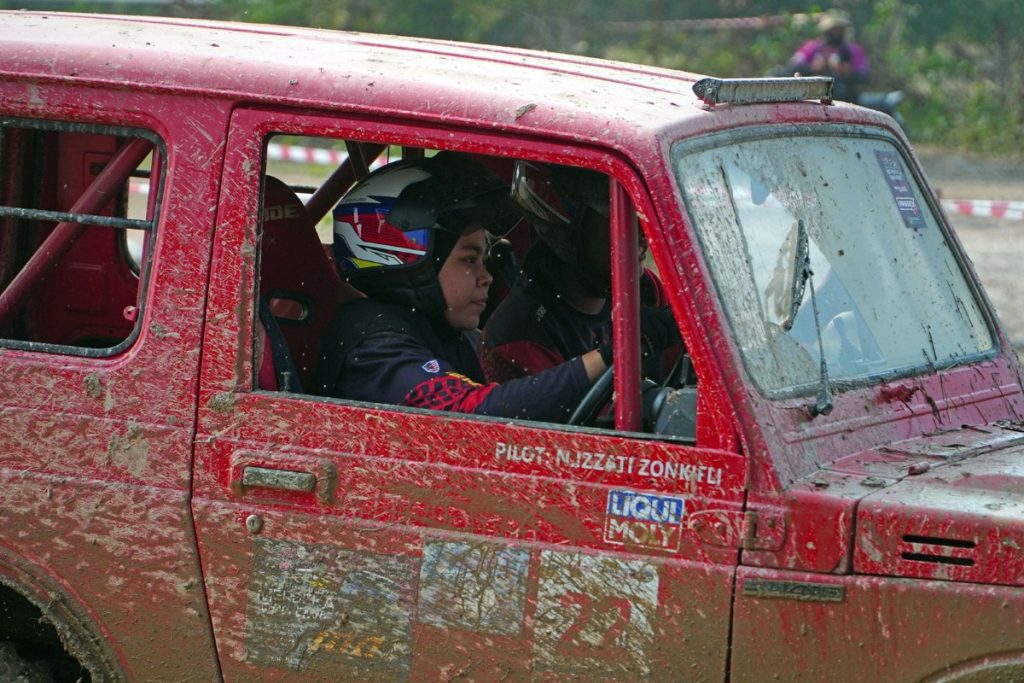 Nur Izzati Zonkifli in her Suzuki Jimny SJ410.