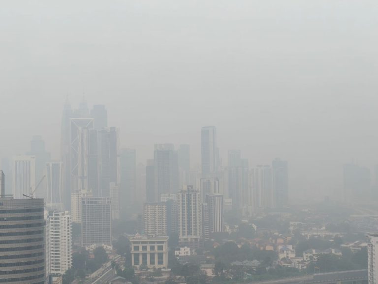 Haze crisis deepens as calls grow for Malaysia to hold companies accountable across borders